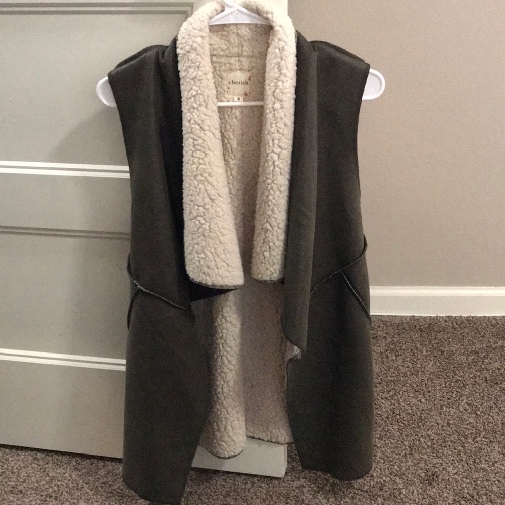 Women’s fur vest , green on the outside